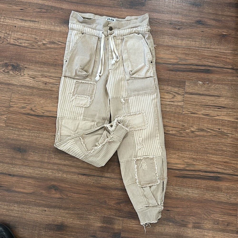 SER.O.YA Nitz pants in great condition I bought two so I will list this one :)
